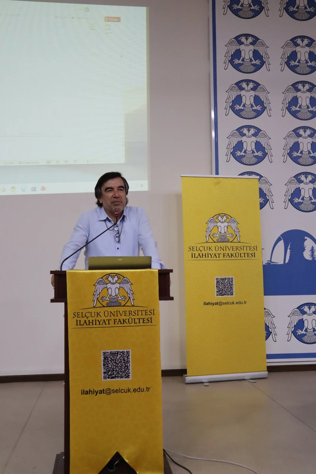 İlahiyat Fakültesi Öğrencilerine Yönelik Seminer Gerçekleştirildi